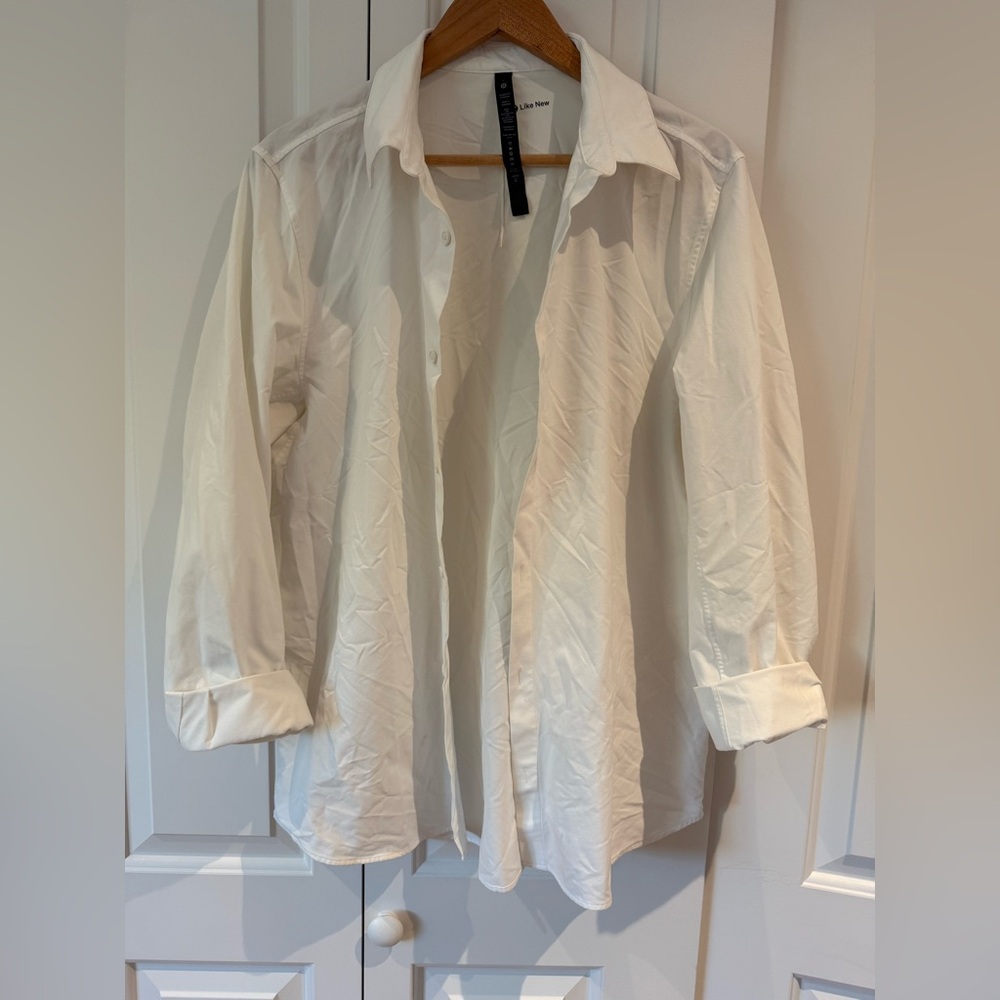 Lululemon Men's White Shirt